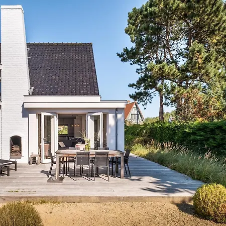 Villa By The Sea With Jacuzzi, Cleaning Included *