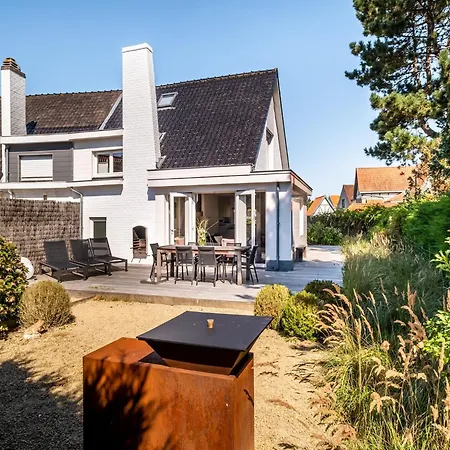 Villa By The Sea With Jacuzzi, Cleaning Included *