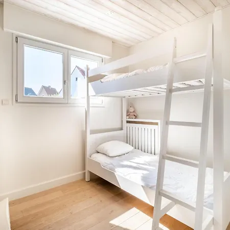 Laury Luxurious In A Quiet Location, Cleaning Included